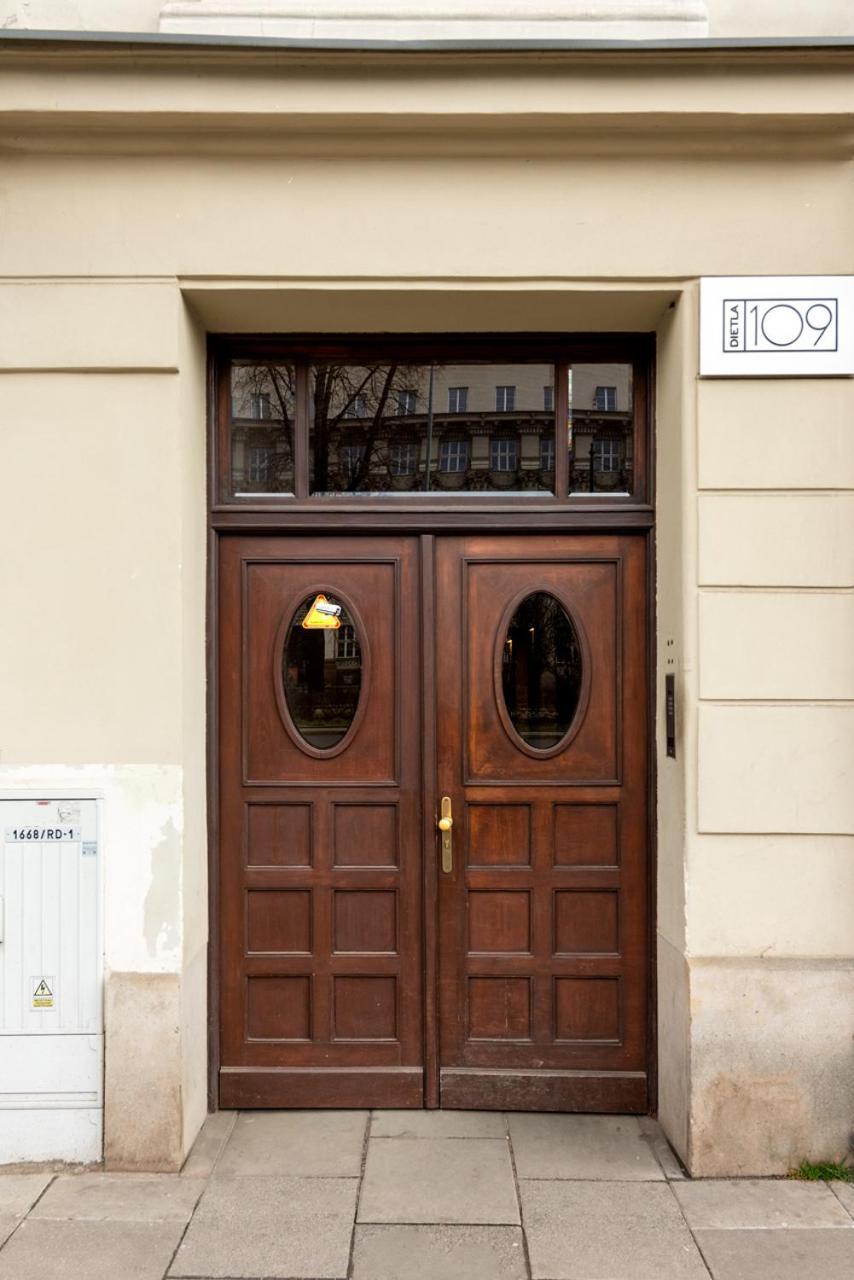 Modern Apartment Arizona Studio Old Town Dietla Balcony Krakow Exterior photo